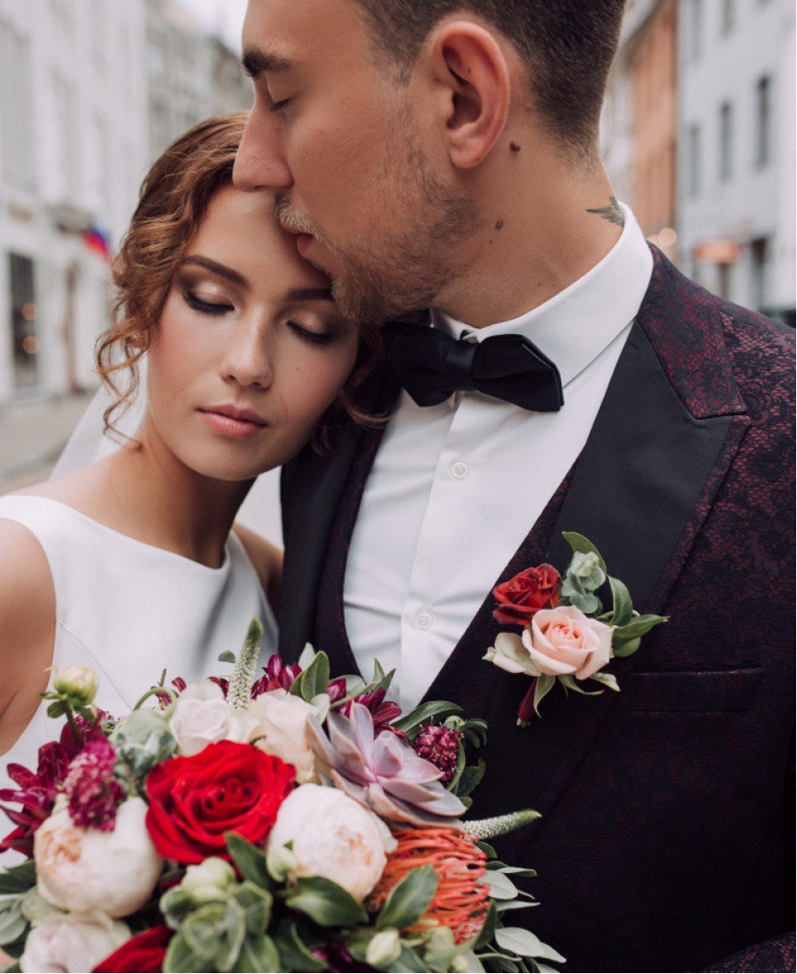 Bridal bouquet LOV 11